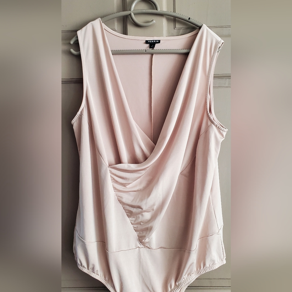 TORRID CHAMPAGNE STUDIO KNIT SURPLICE BODYSUIT
